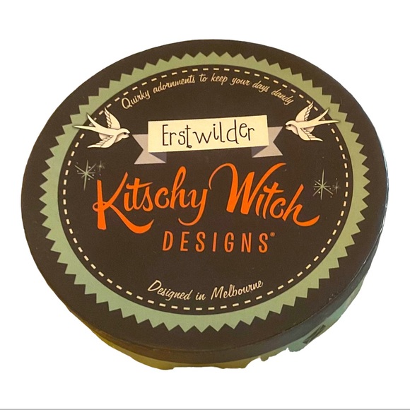 Erstwilder x Kitschy Witch Dealer of Destiny Brooch - Picture 6 of 7